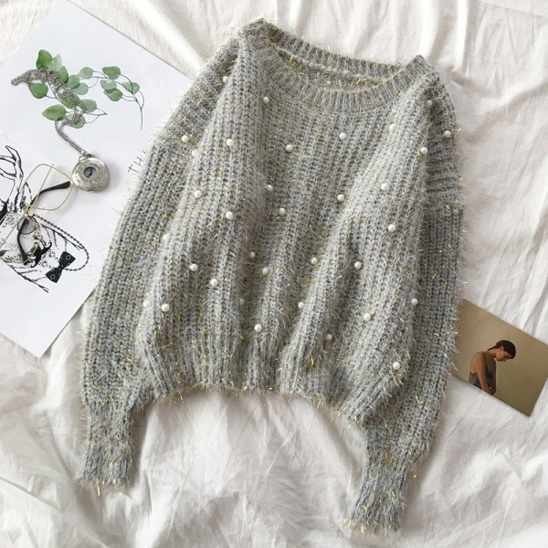 Modern női pulóver ovális nyakkivágással és gyöngyökkel, három színben