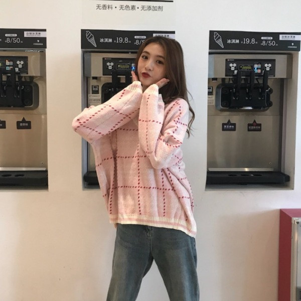 Μοντέρνο γυναικείο  χειμερίνο πουλόβερ V-neck και φαρδιά μανίκια σε δύο χρώματα