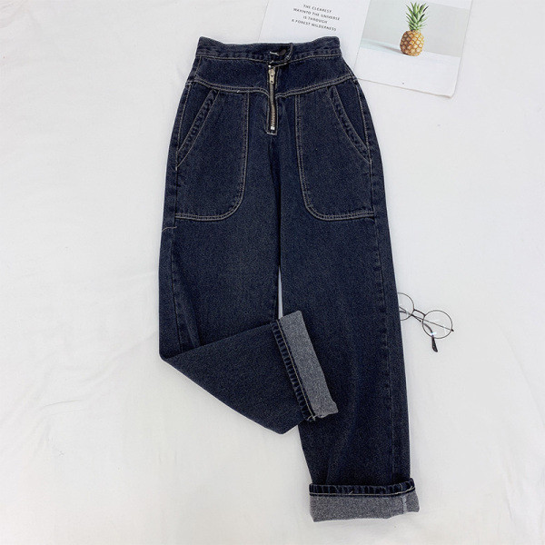 Egyenes modellű női farmer magas derékkal és cipzárral kék és fekete színben