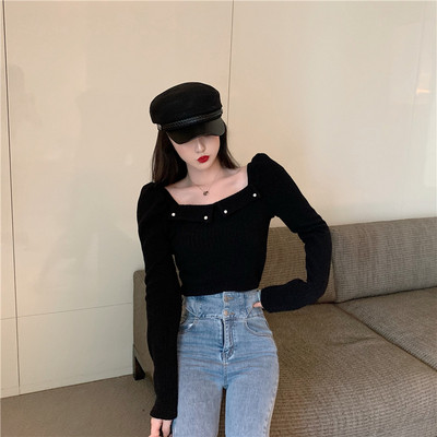 Μοντέρνα γυναικεία μπλούζα με τετράγωνο λαιμόκοψη και μακρύ μανίκι σε μπεζ και μαύρο χρώμα