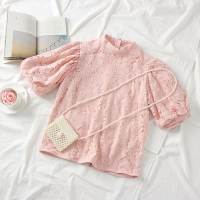 Μοντέρνα γυναικεία μπλούζα από δαντέλα ρετρό στυλμε κοντό μανίκι σε λευκό, μαύρο, ροζ και μπεζ  χρώμα - δύο μοντέλα