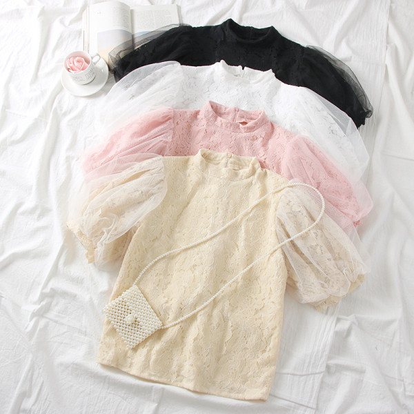 Μοντέρνα γυναικεία μπλούζα από δαντέλα ρετρό στυλμε κοντό μανίκι σε λευκό, μαύρο, ροζ και μπεζ  χρώμα - δύο μοντέλα