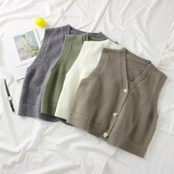 Νέο μοντέλο γυναικείο πλεκτό γιλέκο με λαιμόκοψη και κουμπιά