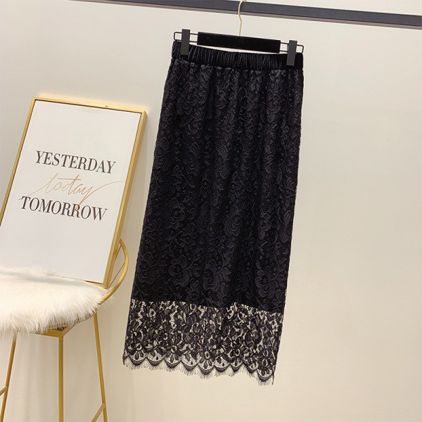 Hosszú női szoknya bársonyból és csipkéből, fekete színben
