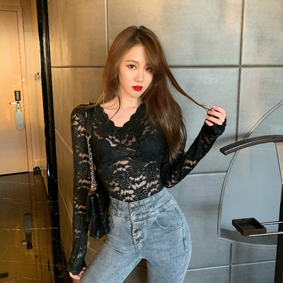 Modern női csipkeblúz spitz nyakkivágással és hosszú ujjú, két színben