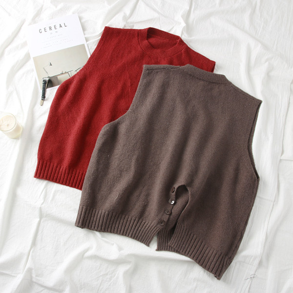 Modern női mellény kerek nyakkivágással, hasítékkal, gombokkal több színben