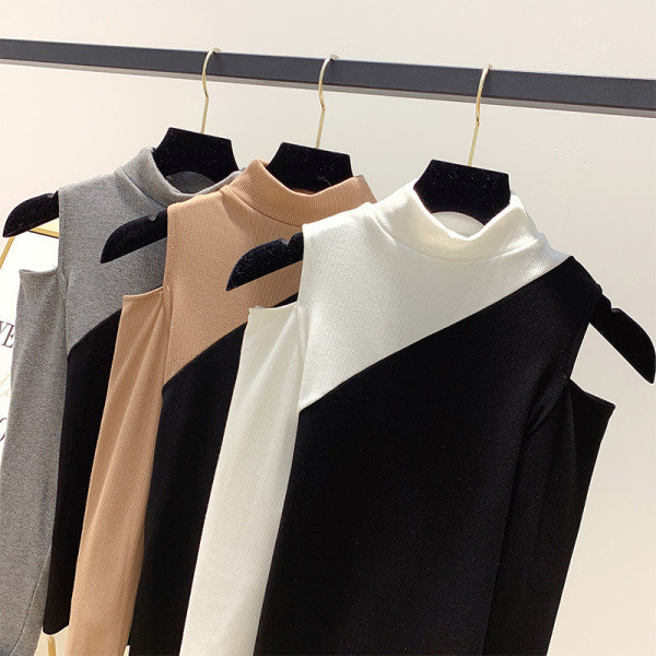 Μοντέρνο γυναικείο πουλόβερ των Slim με γυμνό ώμο και κολάρο 