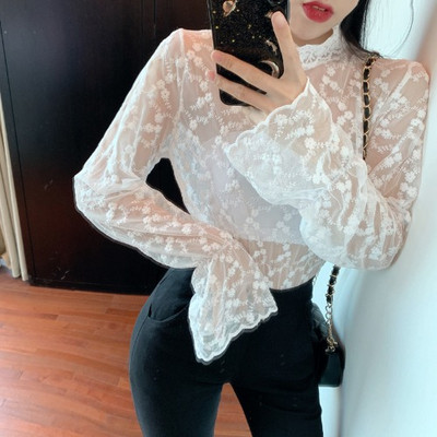 Női csipke ing magas gallérral és széles ujjú bézs és fehér színben