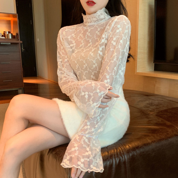 Női csipke ing magas gallérral és széles ujjú bézs és fehér színben