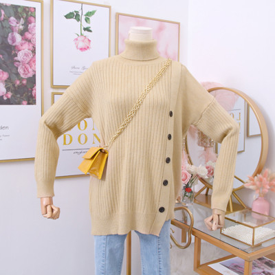 Modern női pulóver magas pólógallérral és gombokkal