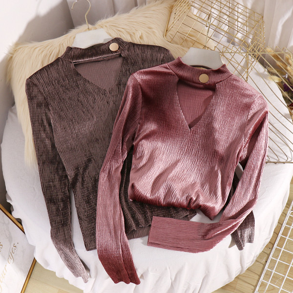 Modern női ing spitz nyakkivágással, fém elemmel több színben