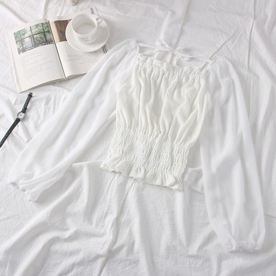 Μοντέρνα γυναικεία μπλούζα με  τετράγωνο ντεκολτέ από βελούδο και τούλι