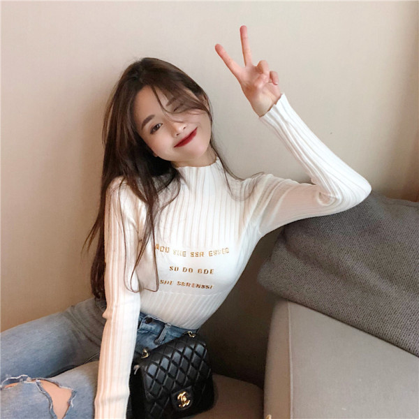 Divatos női pulóver öt színben feliratokkal és pólógallérral