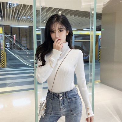 Γυναικείο πουλόβερ με ψηλό κολάρο και μεταλλικά στοιχεία στα  μανίκια