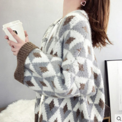 Γυναικεία ζακέτα με λαιμόκοψη και κουμπιά σε δύο χρώματα