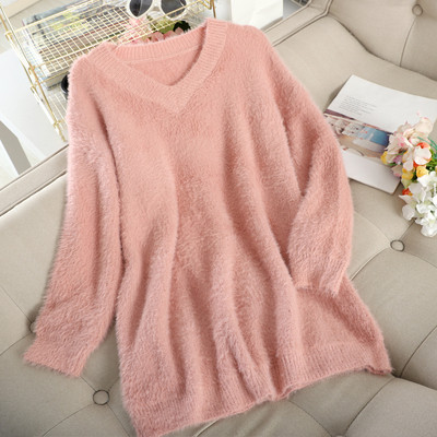 Χνουδωτό γυναικείο πουλόβερ με V-λαιμόκοψη σε πολλά χρώματα