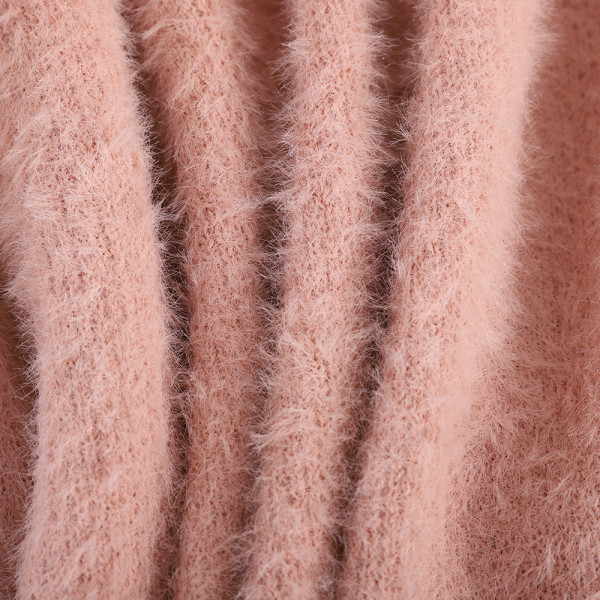 Χνουδωτό γυναικείο πουλόβερ με V-λαιμόκοψη σε πολλά χρώματα