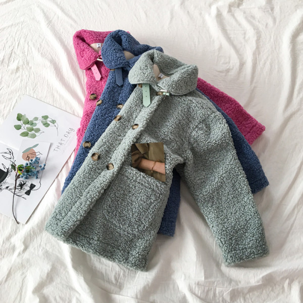 Modern női kabát öt színben, gombokkal és zsebekkel