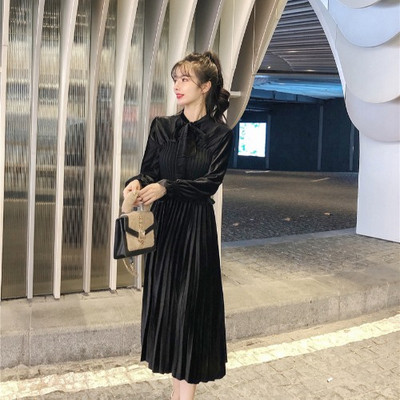 Új modell női bársonyruha szalaggal és tüllrel bézs és fekete színben