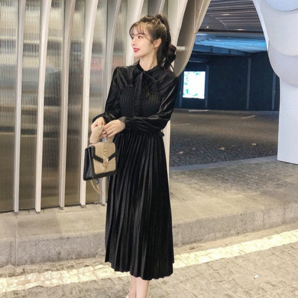 Νέο μοντέλο βελούδινο γυναικείο φόρεμα με κορδέλα και τούλι σε μπεζ και μαύρο χρώμα