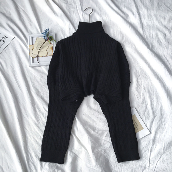 Σύντομο γυναικείο πουλόβερ  σε τρία χρώματα με κολάρο και μακρύ μανίκι