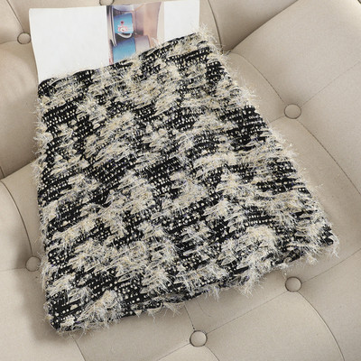 Λεπτό μοντέλο γυναικεία φούστα  φθινόπωρο-χειμώνα  με ψηλή μέση σε μαύρο και άσπρο φούστα