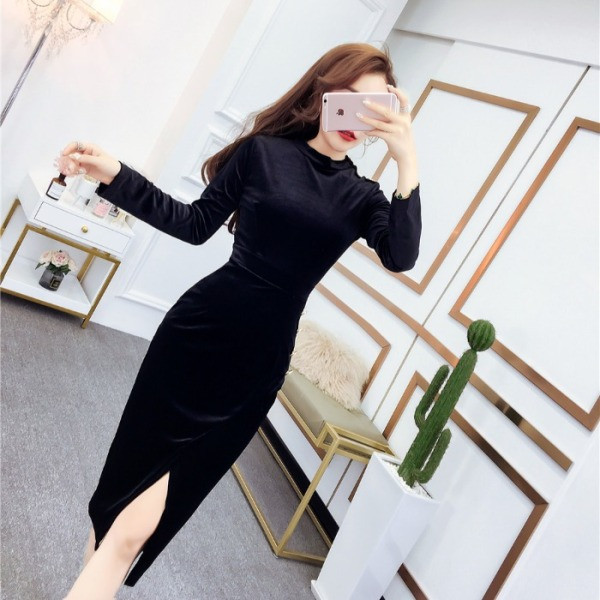 Μοντέρνο γυναικείο φόρεμα από βελούδο με σχίσιμο και μακρύ μανίκι μπλε και μαύρο χρώμα