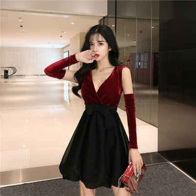 Μοντέρνο γυναικείο φόρεμα βελούδο με γυμνά ώμους και λαιμόκοψη σε δύο χρώματα