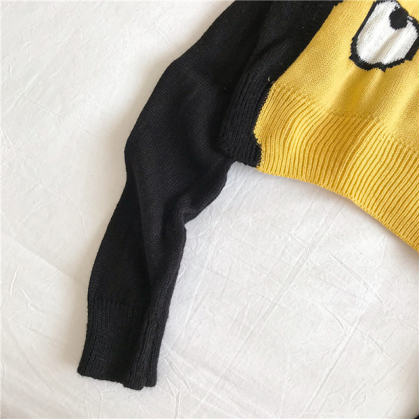 Σύντομο γυναικείο πουλόβερ με κολάρο και μακρύ μανίκι σε τρία χρώματα