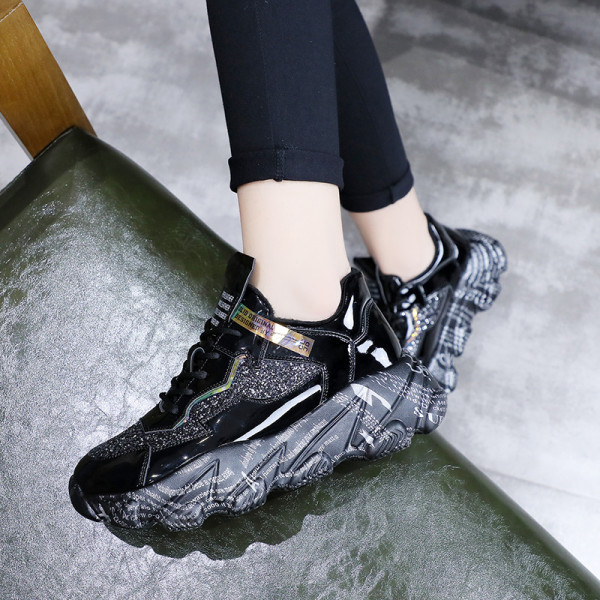 ΝΕΟ μοντέλο γυναικεία αθλητικά παπούτσια με σκληρή σόλα και κορδόνια σε μαύρο χρώμα