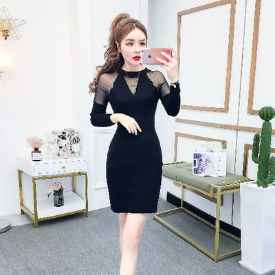 Μοντέρνο γυναικείο πλεκτό φόρεμα με μακριά μανίκια και τούλι σε μαύρο χρώμα