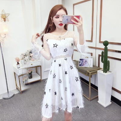 Modern női ruha tüll fehér és fekete - szabású modell