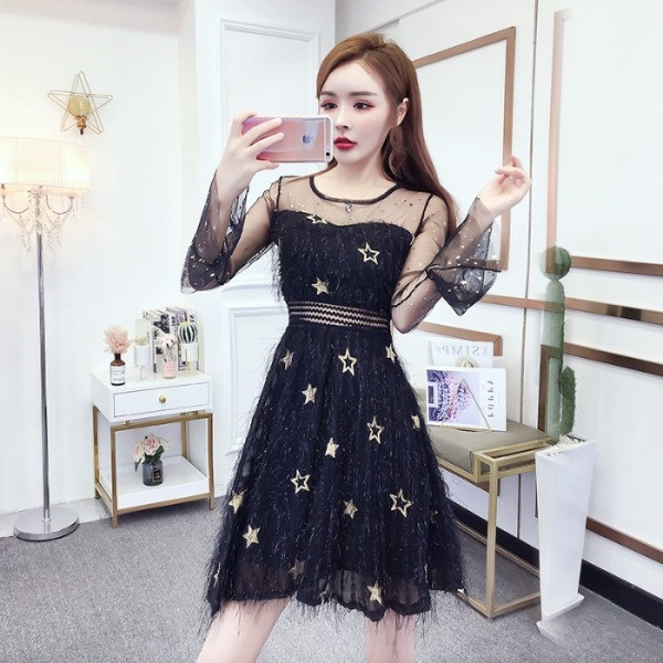 Modern női ruha tüll fehér és fekete - szabású modell