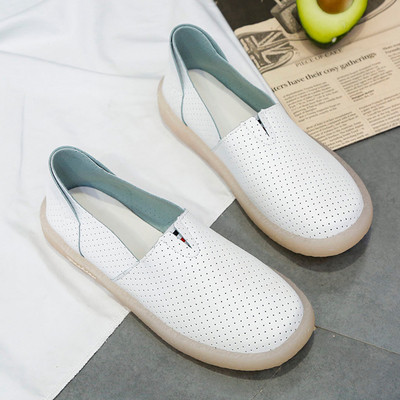 Γυναικεία καθημερινά παπούτσια από οικολογικό δέρμα με ίσια σόλα σε μαύρο και άσπρο χρώμα