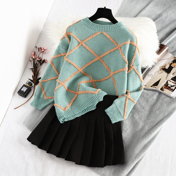 Νέο μοντέλο γυναικείο πουλόβερ με λαιμόκοψη O σε πράσινο χρώμα