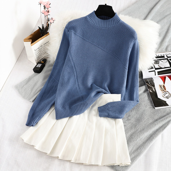 Γυναικείο πουλόβερ με ψηλό κολάρο και μακρύ μανίκι σε μπλε και άσπρο χρώμα