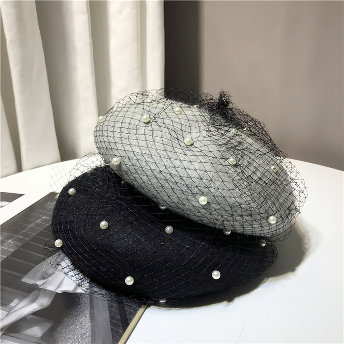 Női retro barett típusú sapka gyöngyökkel és hálóval több színben