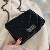 Öko bőrből készült modern női táska fém csattal és lánccal több színben