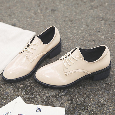 Γυναικεία καθημερινά λουστρίν παπούτσια  με χοντρό τακούνι αε ασημί και μαύρο χρώμα