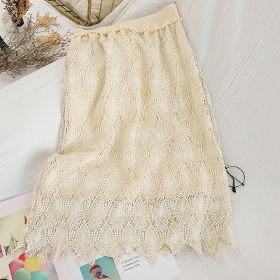 Σύγχρονη γυναικεία φούστα σε τρία χρώματα με δαντέλα και ελαστική μέση