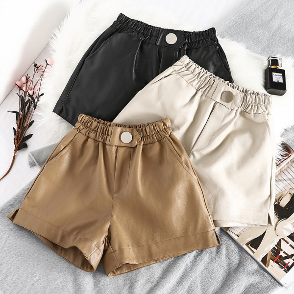 Κορυφαία γυναικεία σορτσάκια από οικολογικό δέρμα σε καφέ, μαύρο και μπεζ χρώμα