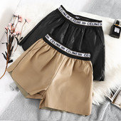 Női rövidnadrág új modell magas derékkal, öko bőrből, bézs és fekete színben