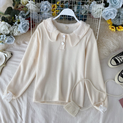 Modern női blúz csipkegallérral és gombokkal, különböző színekben