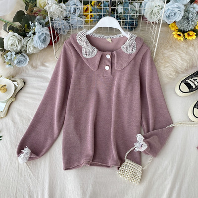 Modern női blúz csipkegallérral és gombokkal, különböző színekben