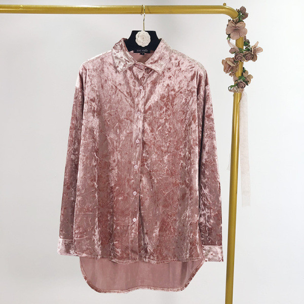 Cămașă de damă din catifea roz cu guler clasic