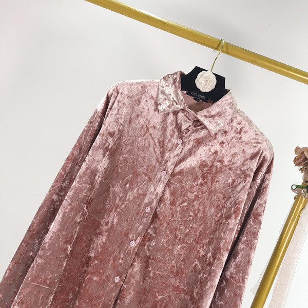 Cămașă de damă din catifea roz cu guler clasic