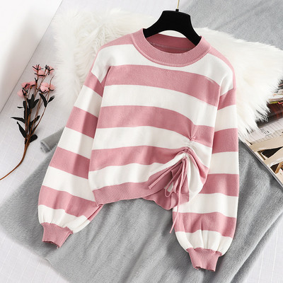 Csíkos női pulóver kerek nyakkivágással - rövid kék, fekete és rózsaszín modell