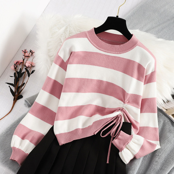 Csíkos női pulóver kerek nyakkivágással - rövid kék, fekete és rózsaszín modell