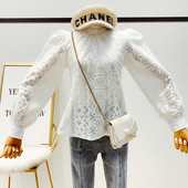 Női csipke ing puffos ujjakkal és pólógallérral fehér, bézs és fekete színben