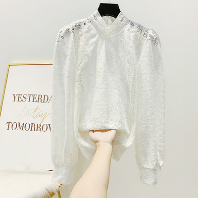 Női csipke ing puffos ujjakkal és pólógallérral fehér, bézs és fekete színben